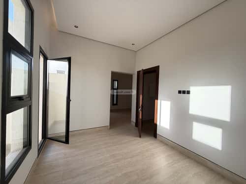 5 bedroom villa in Al Mahdiyyah 2