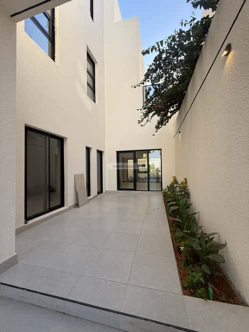 5 bedroom villa in Al Mahdiyyah 4