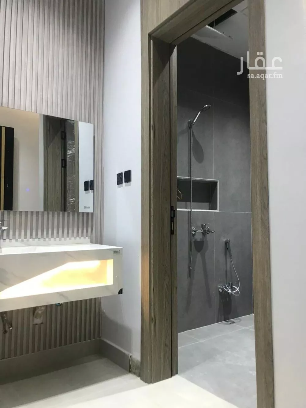 4 bedroom apartment in Dhahrat Laban 4