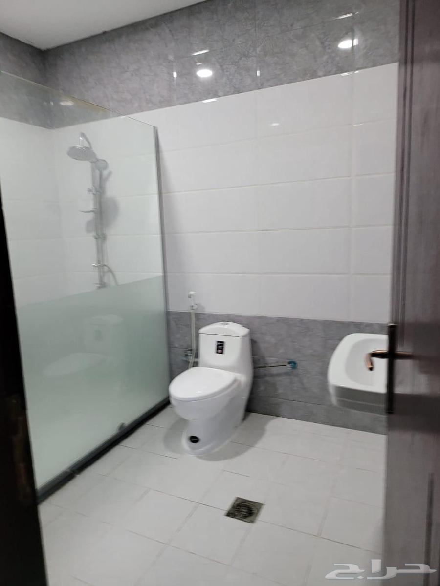 6 bedroom villa in Al Amwaj 16