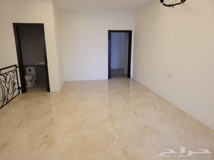 6 bedroom villa in Al Amwaj 18