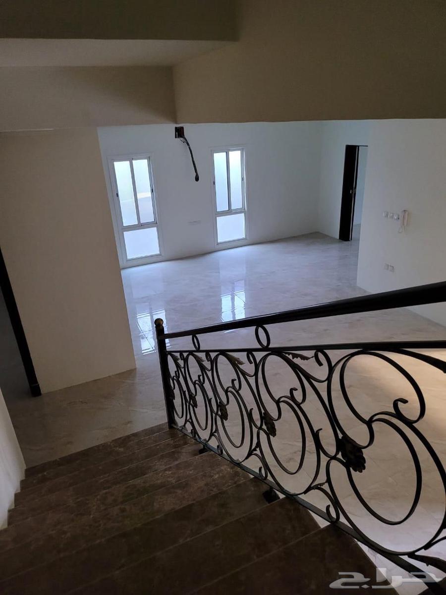 6 bedroom villa in Al Amwaj 8
