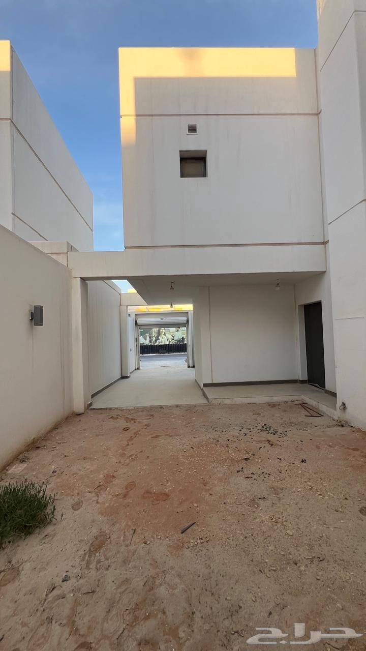 8 bedroom villa in Al Rawdah 3