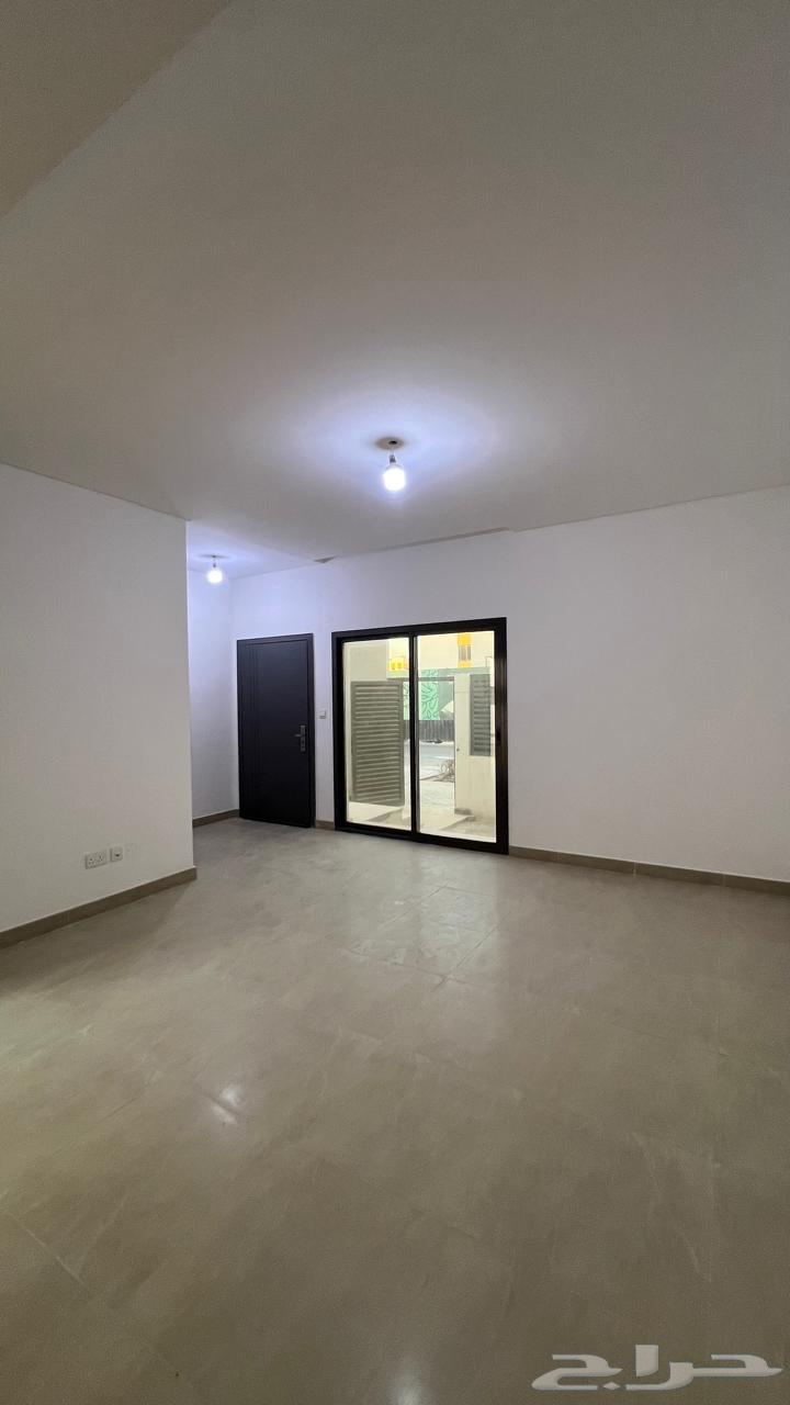 8 bedroom villa in Al Rawdah 4
