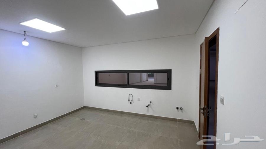 8 bedroom villa in Al Rawdah 6