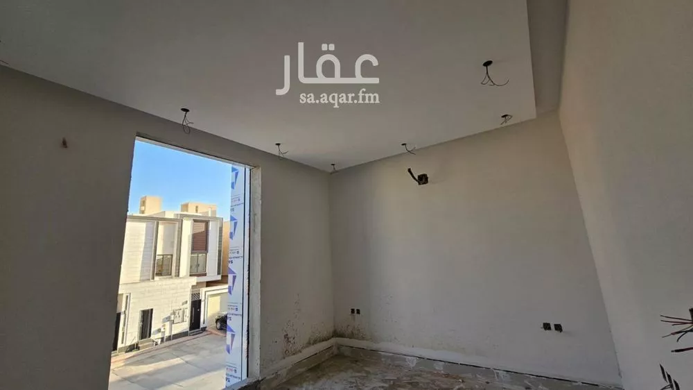 فيلا 5 غرف في الملك فيصل 8
