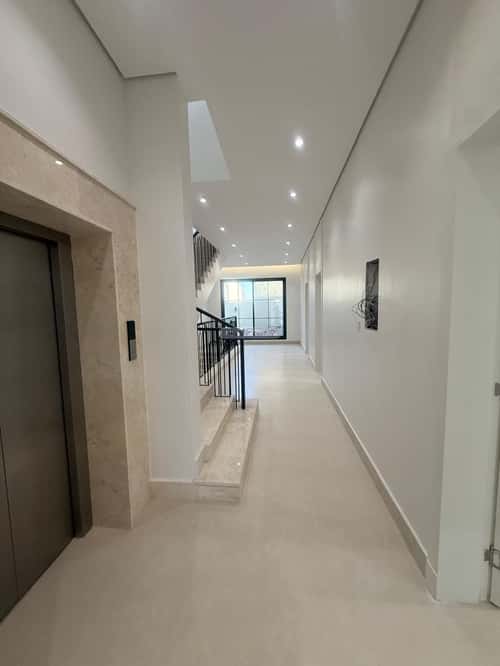 6 bedroom villa in Al Mahdiyyah 3