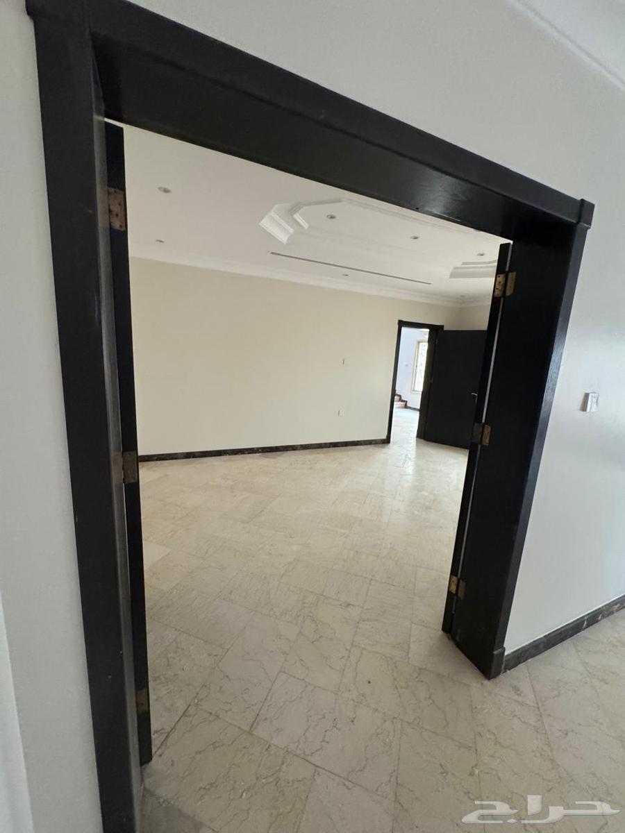 4 bedroom villa in Al Yarmouk 6