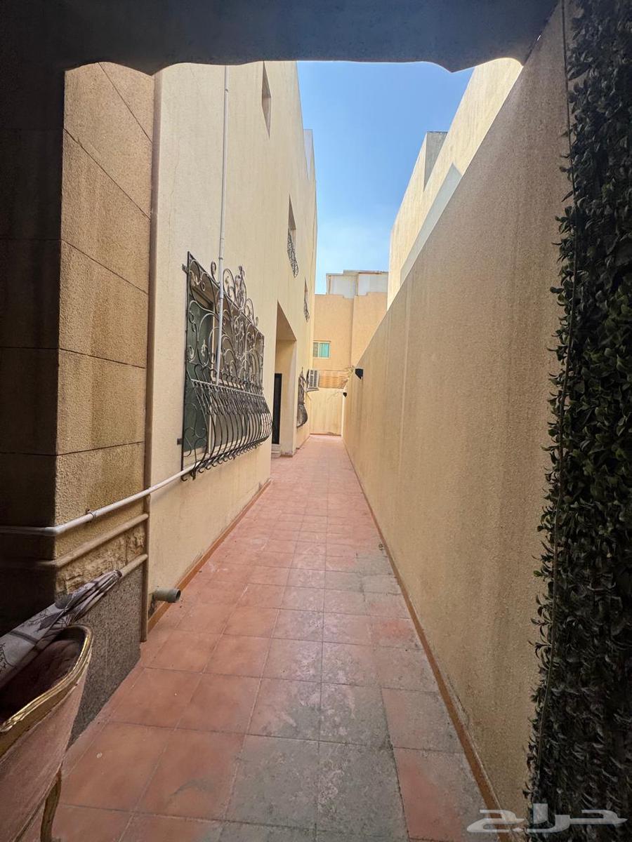 4 bedroom villa in Al Yarmouk 7