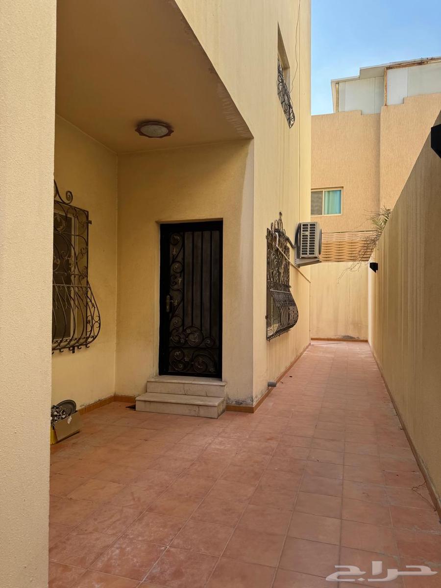 4 bedroom villa in Al Yarmouk 10