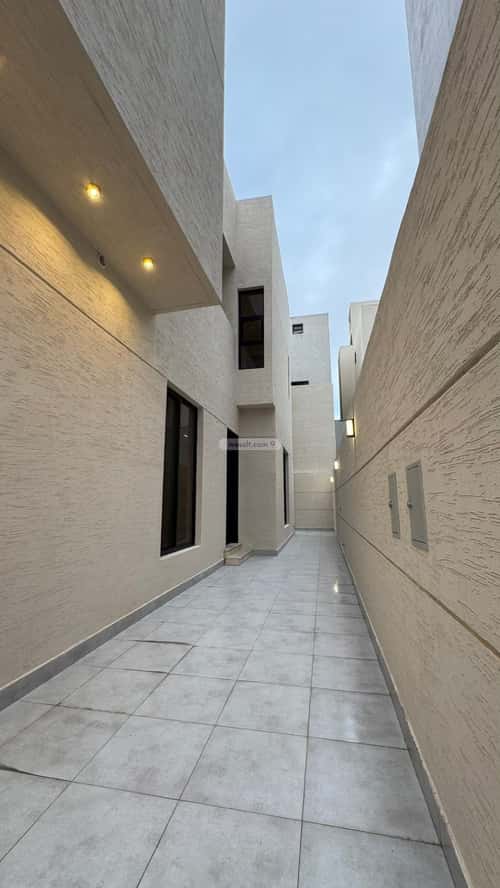 5 bedroom villa in Al Mahdiyyah 1