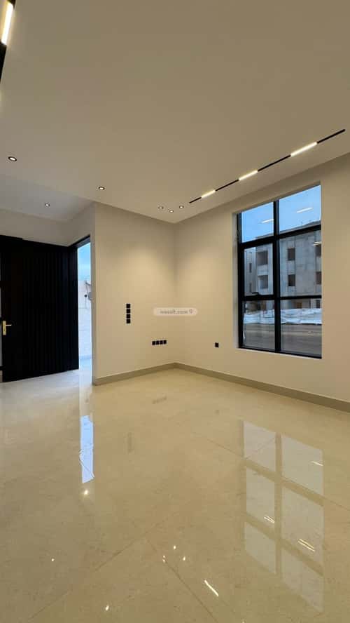 5 bedroom villa in Al Mahdiyyah 2