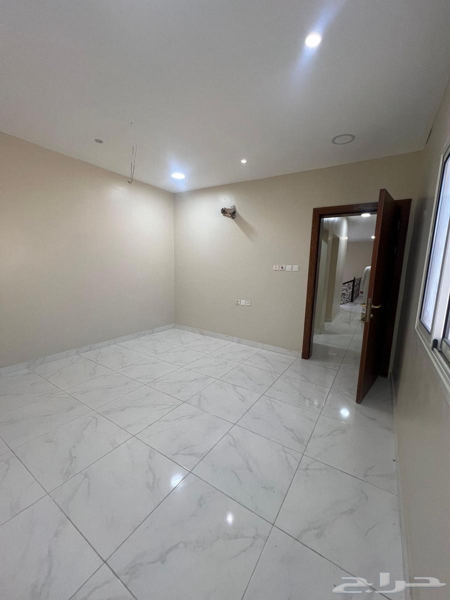 5 bedroom villa in Al Lulu 33