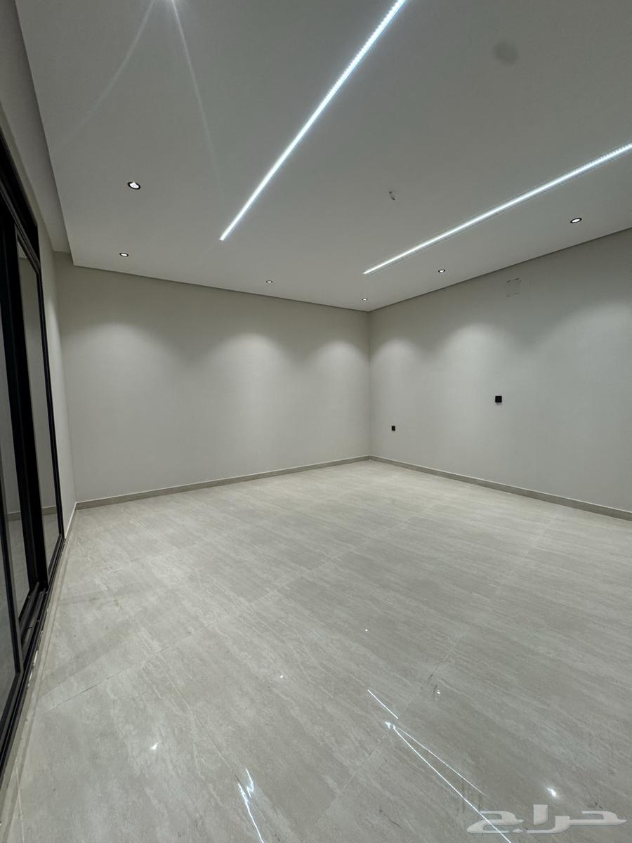 7 bedroom villa in Dahiat King Fahd 4