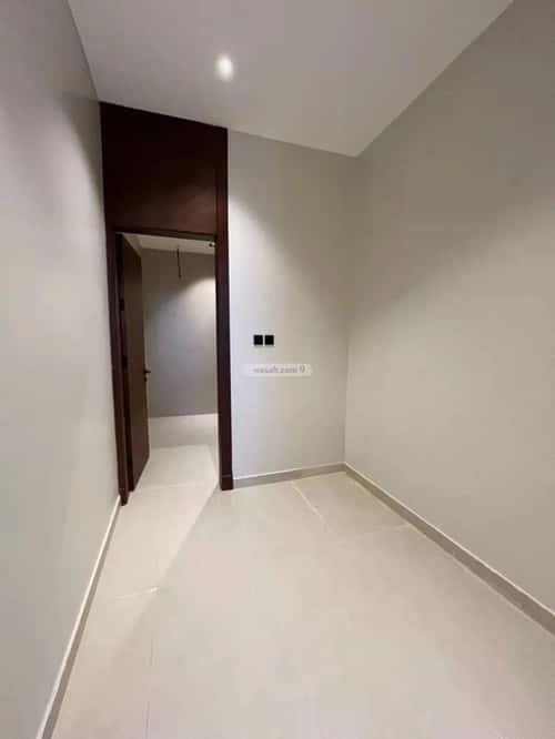 5 bedroom villa in Al Mahdiyyah 2