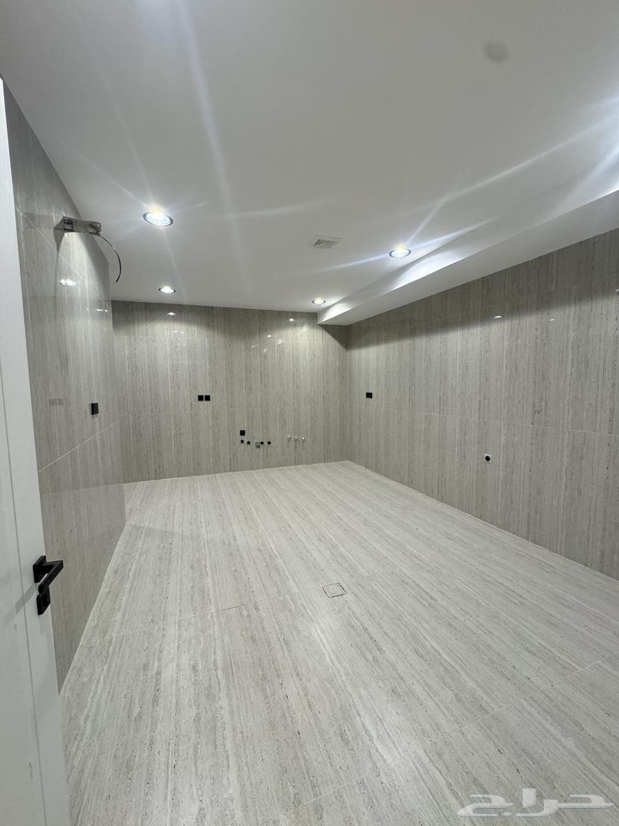 8 bedroom villa in Dahiat King Fahd 6