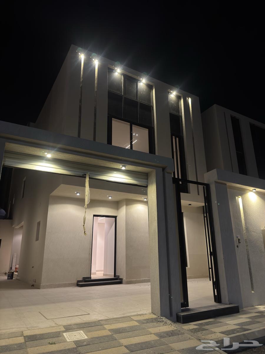 8 bedroom villa in Dahiat King Fahd 9