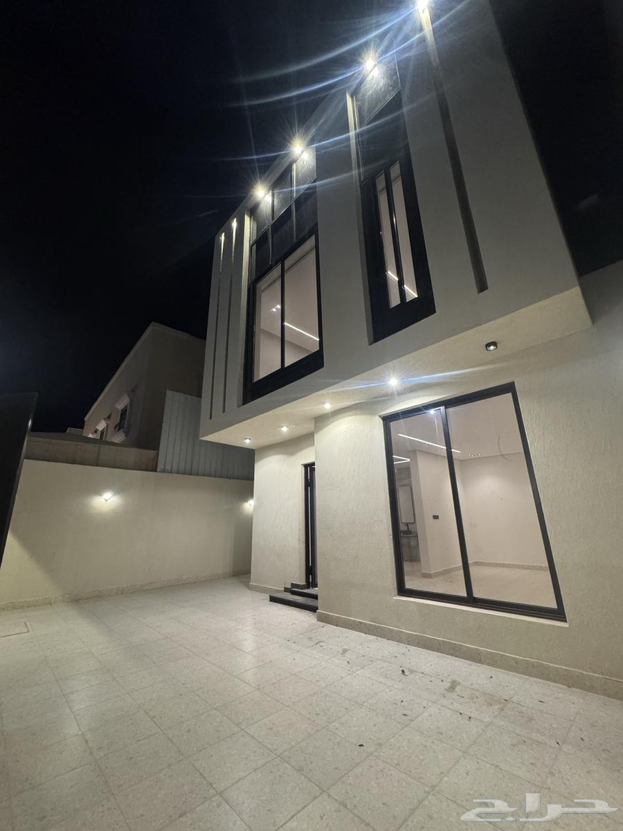 8 bedroom villa in Dahiat King Fahd 10