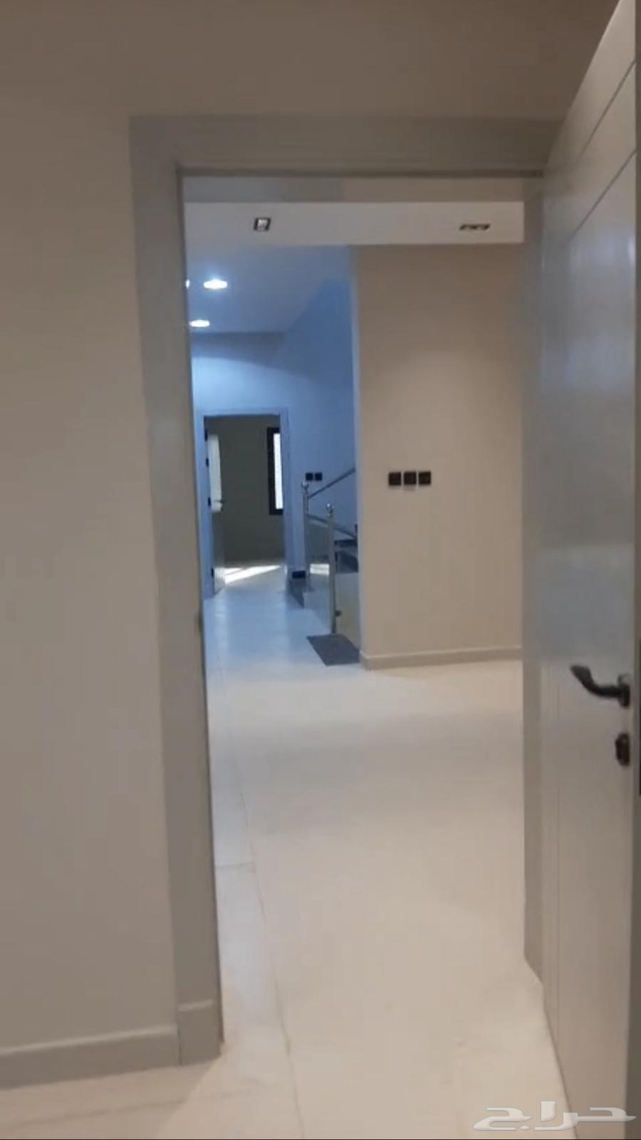 9 bedroom villa in Dahiat King Fahd 6
