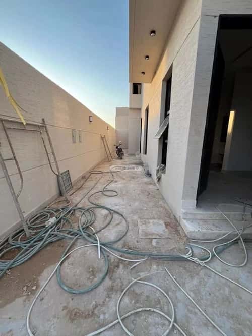 5 bedroom villa in Al Mahdiyyah 3