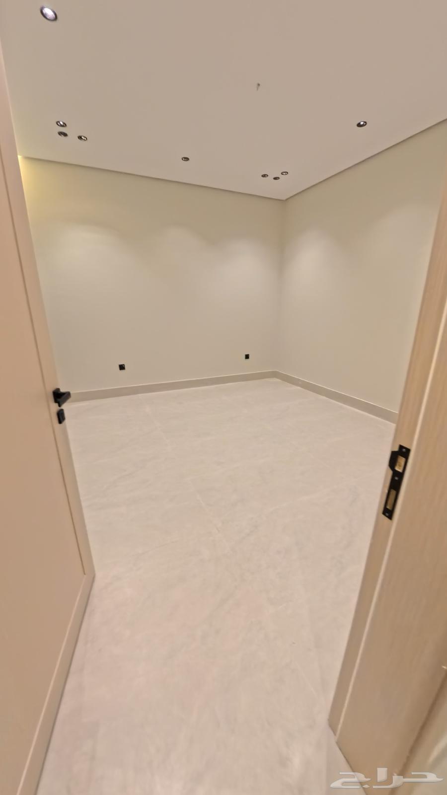 4 bedroom villa in Al Amwaj, Eastern Province 15