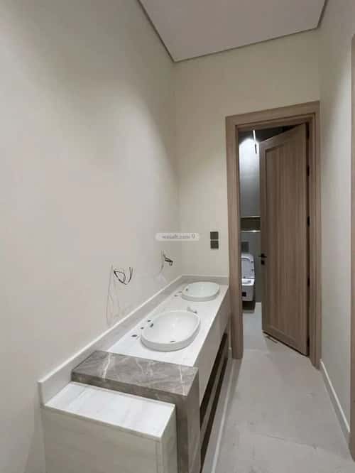 5 bedroom villa in Al Mahdiyyah 2