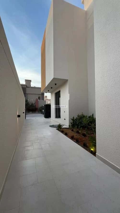 5 bedroom villa in Al Mahdiyyah 2