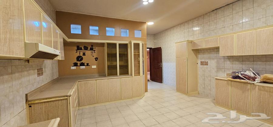 8 bedroom villa in Uhud 16