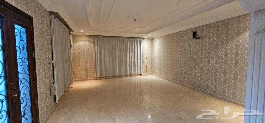 8 bedroom villa in Uhud 23