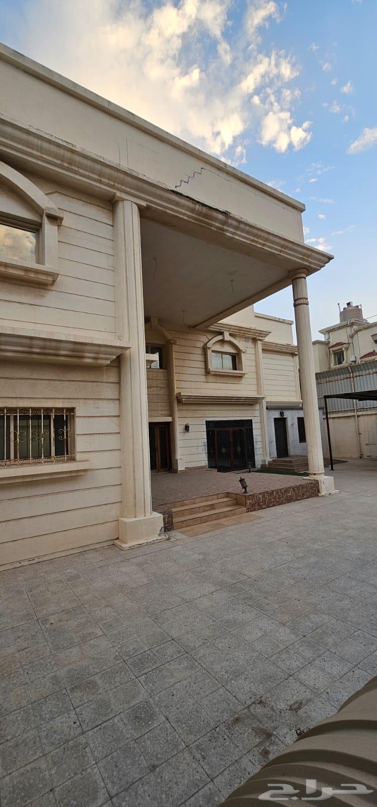 8 bedroom villa in Uhud 6