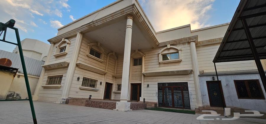 8 bedroom villa in Uhud 10