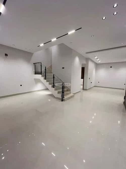 4 bedroom villa in Al Mahdiyyah 2