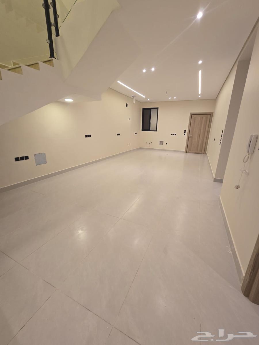 8 bedroom villa in Dahiat King Fahd 19