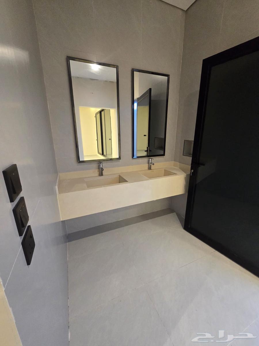 8 bedroom villa in Dahiat King Fahd 30