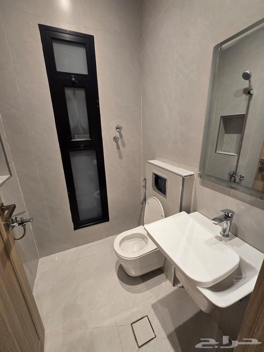 8 bedroom villa in Dahiat King Fahd 4