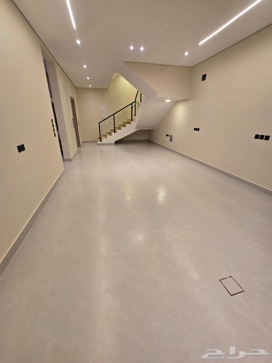 8 bedroom villa in Dahiat King Fahd 31