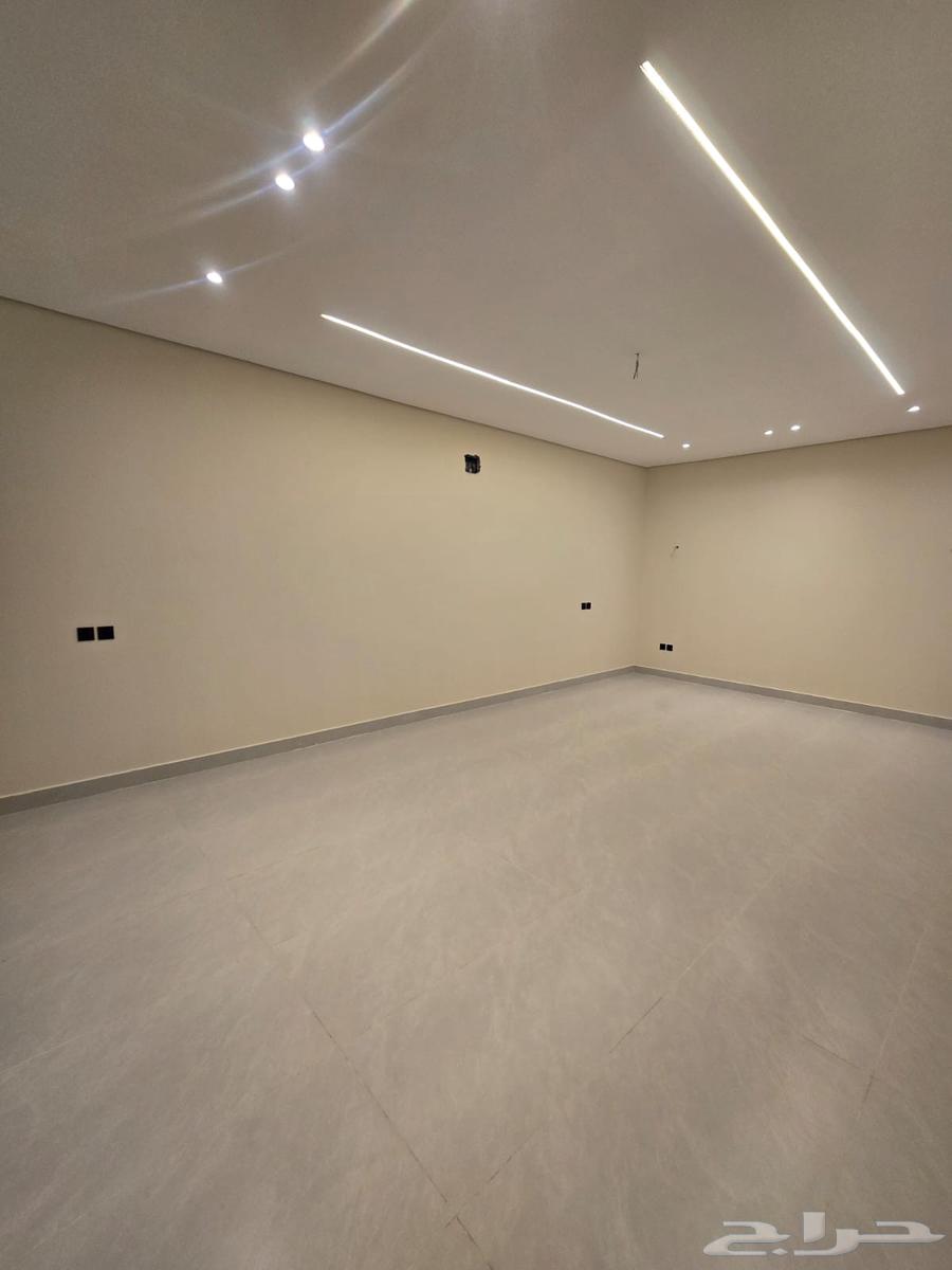 8 bedroom villa in Dahiat King Fahd 6