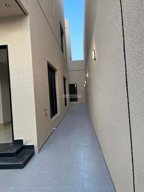 5 bedroom villa in Al Mahdiyyah 4