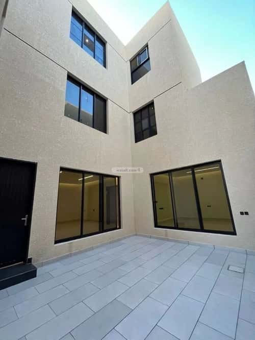 5 bedroom villa in Al Mahdiyyah 3