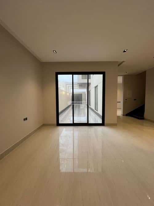 6 bedroom villa in Al Mahdiyyah 9