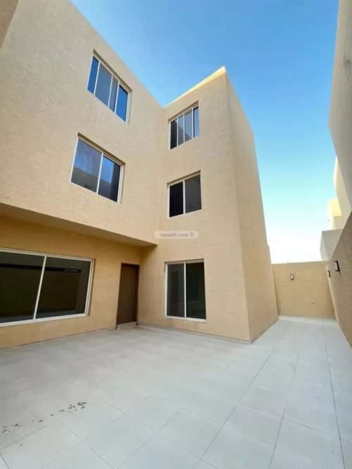 5 bedroom villa in Al Mahdiyyah 3