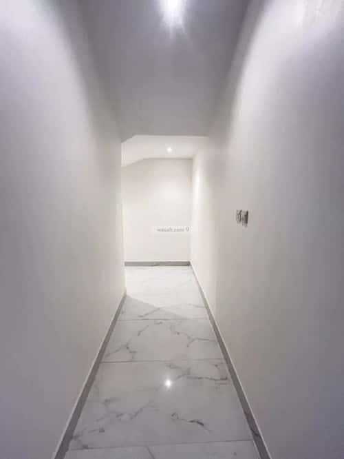 5 bedroom villa in Al Mahdiyyah 6