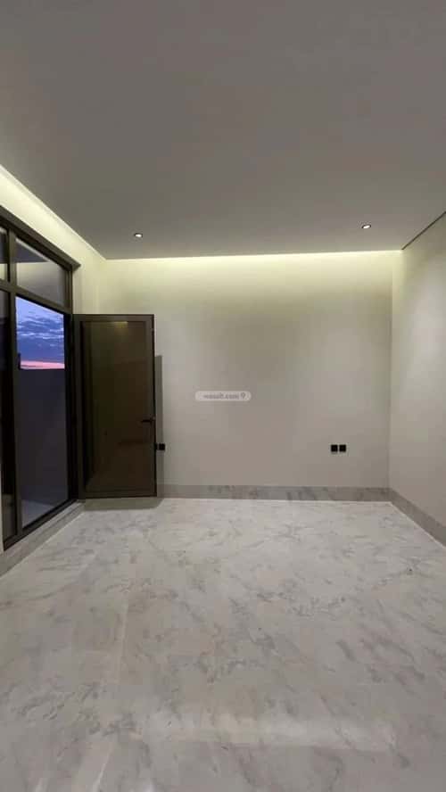 6 bedroom villa in Al Mahdiyyah 2