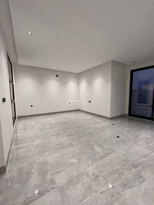 5 bedroom villa in Al Mahdiyyah 3