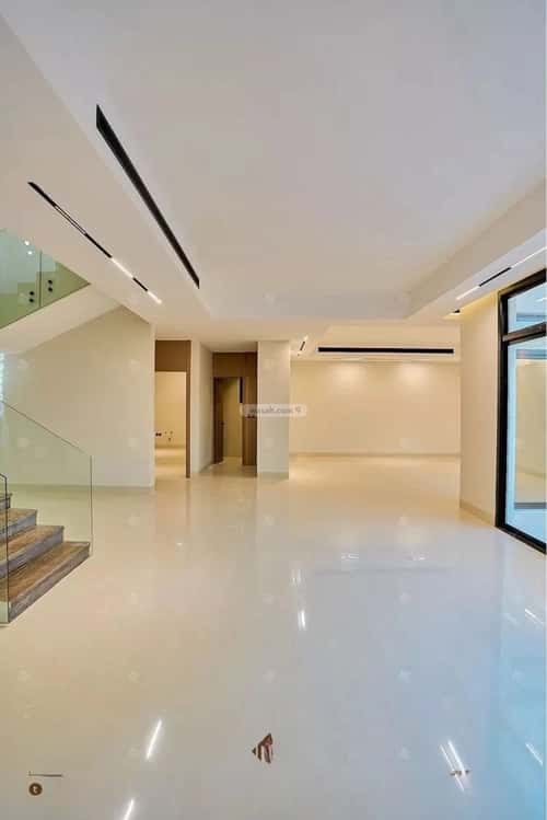 5 bedroom villa in Al Mahdiyyah 4