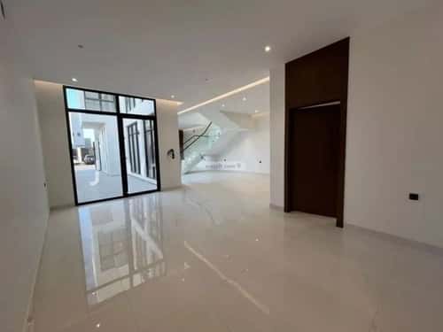 5 bedroom villa in Al Mahdiyyah 3