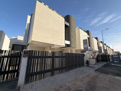 4 bedroom floor in Al Qairawan 3