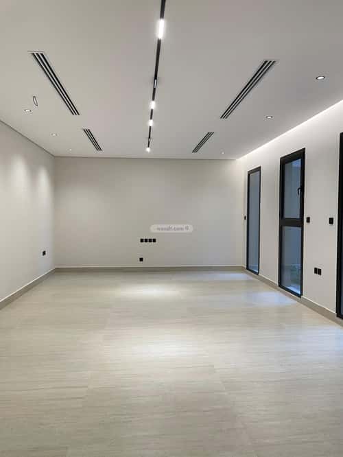 5 bedroom villa in Al Mahdiyyah 3