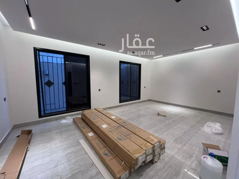 فيلا 7 غرف في الرمال 9