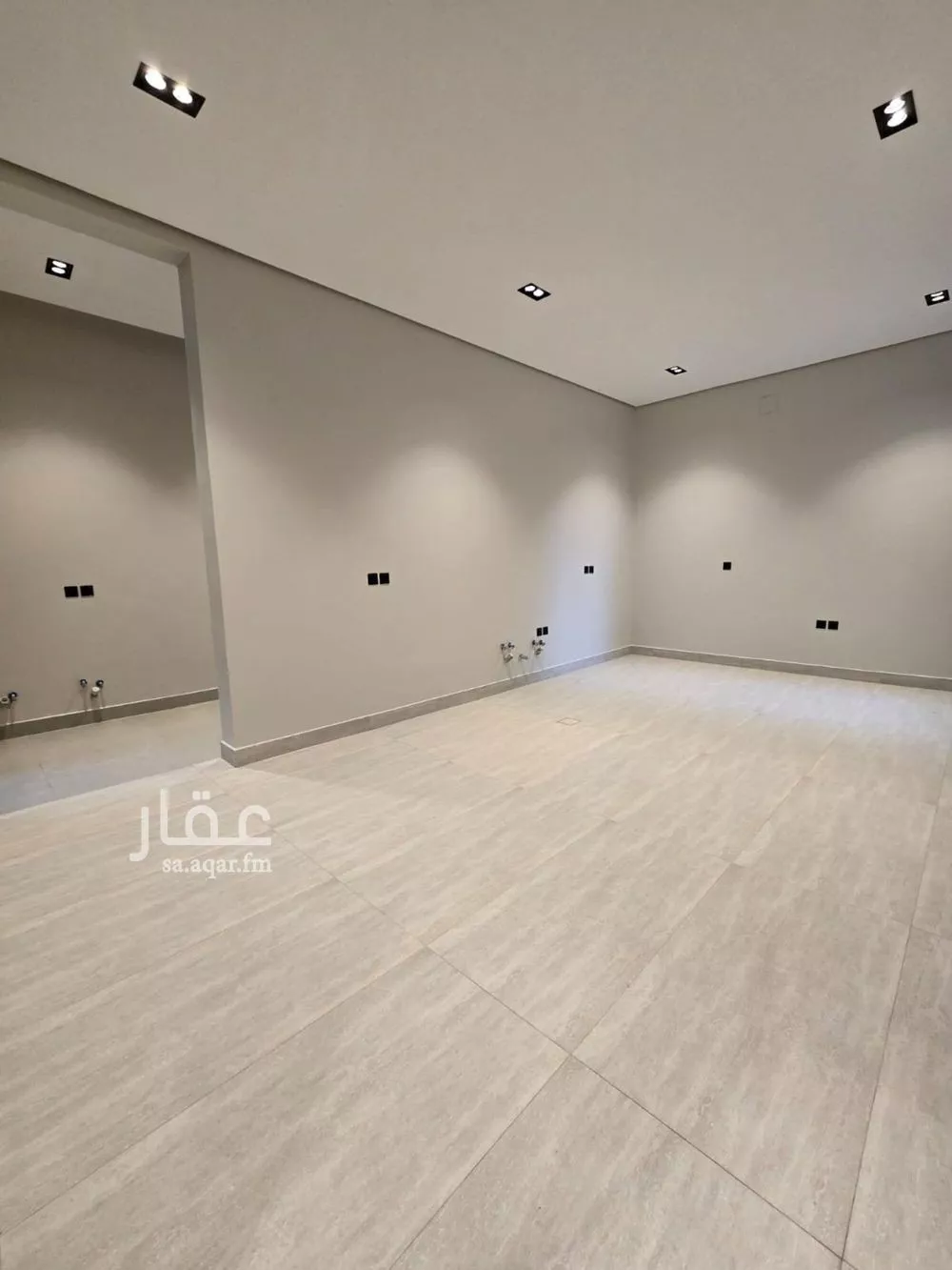 5 bedroom villa in Al Rimal 10